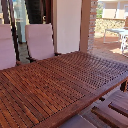 Deluxe Silhouse 内尔哈