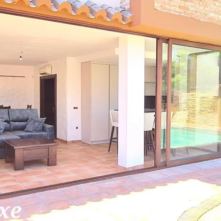 Deluxe Silhouse Villa